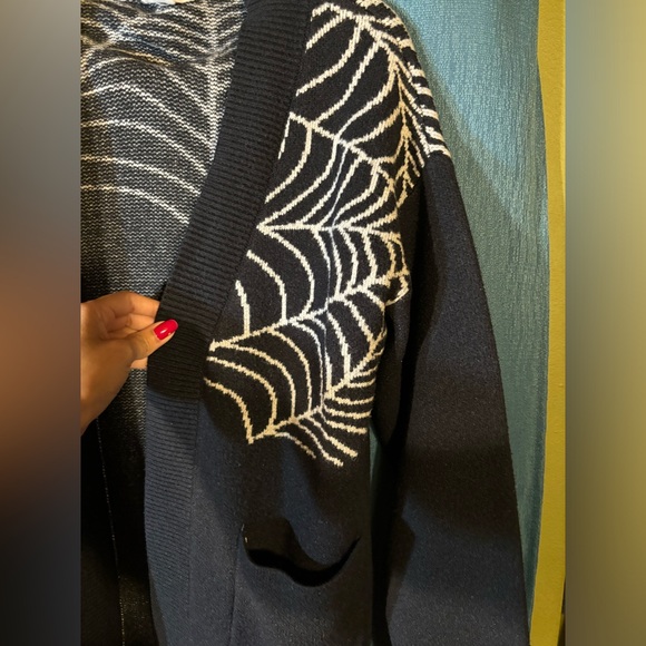 Unique Vintage Spider Web Cardigan - Picture 4 of 8